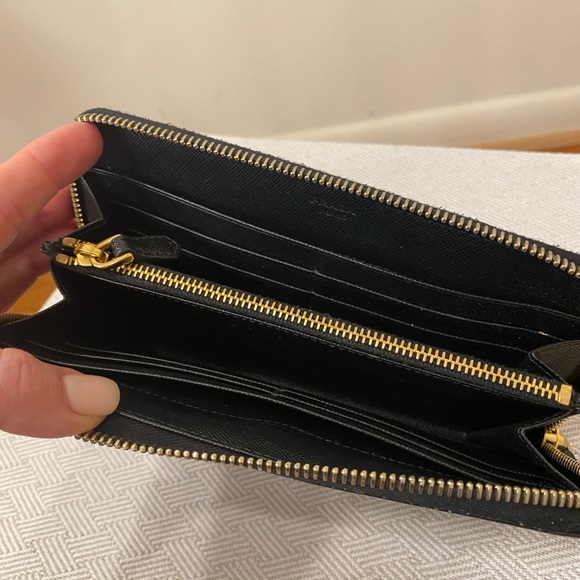Prada Large Saffiano Zippered Wallet - Picture 5 of 13